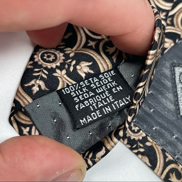 Gianfranco Ferre gold & black 100% silk tie - Picture 4 of 5